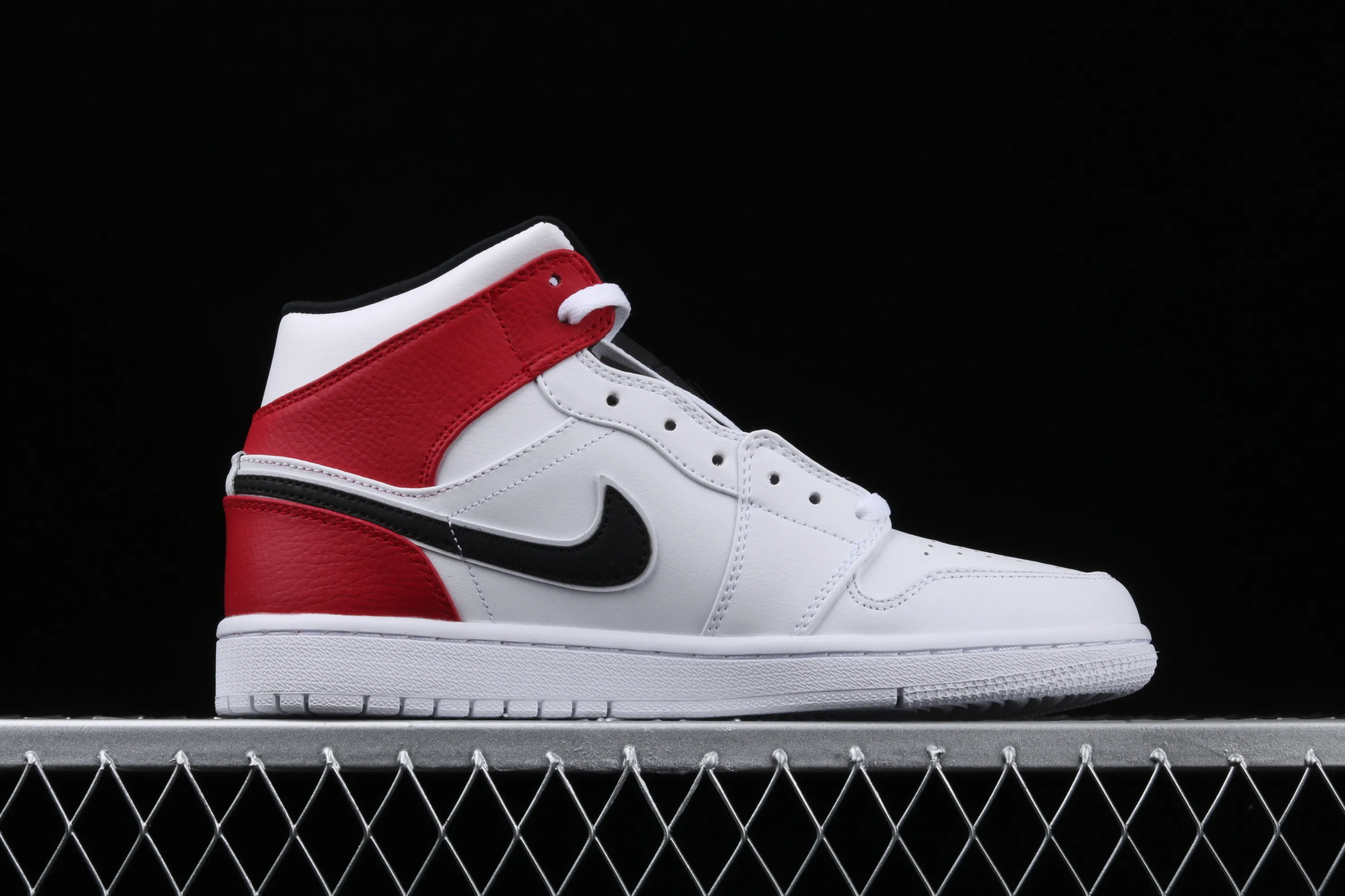 All categories Air Jordan Jordan series basketball shoes Air Jordan 1 Mid Air Jordan 1 Mid AJ1 Joe 1 "Little Chicago" basketball shoes full toe layer authentic 554724-116